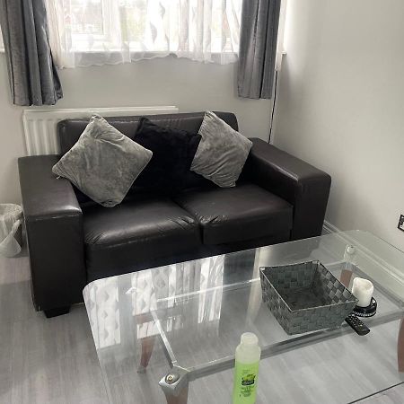 Newly Renovated Studio In Acton Londra Exterior foto